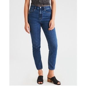 American Eagle MOM JEANS